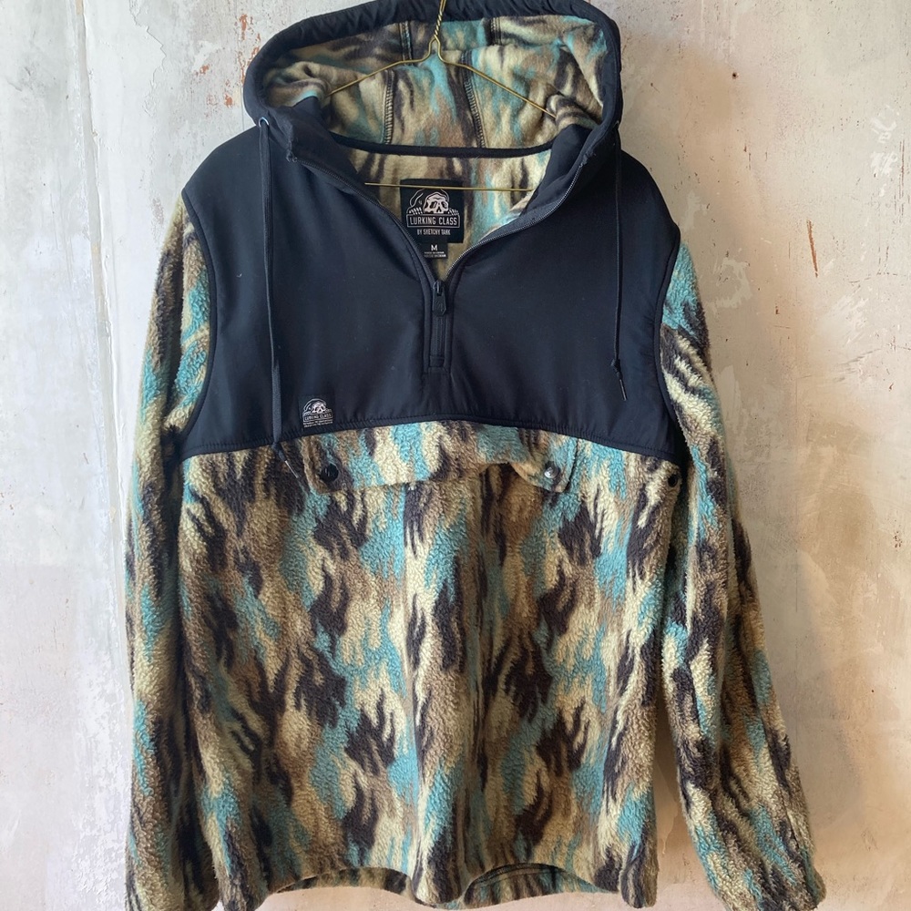 Sketchy Tank fleece pullover